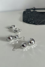 Load image into Gallery viewer, SPARKLE SILVER EARRINGS
