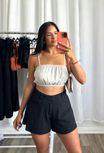 Load image into Gallery viewer, BONE LINEN TOP | PRE-ORDEN ABIERTA (LLEGAN DEL 13-17 DE JULIO)

