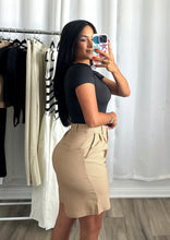 Load image into Gallery viewer, BLACK BODYSUIT
