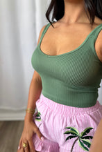 Load image into Gallery viewer, GREEN PALM BASIC TOP

