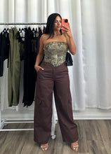 Load image into Gallery viewer, BROWN CARGO PANTS
