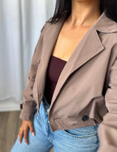 Load image into Gallery viewer, TRENCH JACKET | PRE ORDEN ABIERTA (LLEGAN DEL 4-8 DE AGOSTO)
