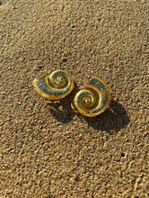 Load image into Gallery viewer, &quot;SUMMER&quot; GOLD EARRINGS
