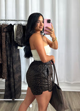 Load image into Gallery viewer, LEOPARD LEATHER SHORT
