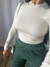 Load image into Gallery viewer, NUDE LONG SLEEVE TOP (PRE-ORDEN ABIERTA | LLEGAN DEL 8 AL 12 DE DICIEMBRE)
