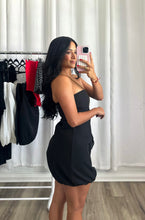 Load image into Gallery viewer, CHIC BLACK DRESS
