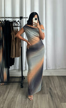 Load image into Gallery viewer, OFF SHOULDER MAXI DRESS
