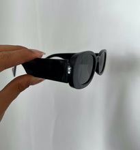 Load image into Gallery viewer, &quot;CLASSIC GIRL&quot; BLACK SUNGLASSES
