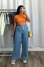 Load image into Gallery viewer, DENIM PANTS | (PRE-ORDEN ABIERTA | LLEGAN DEL 2 AL 6 DE FEBRERO)
