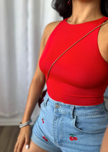 Load image into Gallery viewer, CHERRY DENIM SHORT
