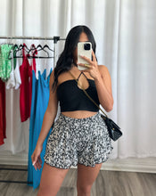 Load image into Gallery viewer, &quot;ENCANTO&quot; BLACK WIDE LEG SHORTS
