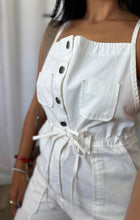 Load image into Gallery viewer, WHITE DENIM JUMPSUIT (PRE-ORDEN | LLEGAN DEL 25 AL 29 DE AGOSTO)
