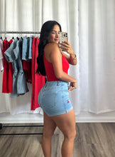 Load image into Gallery viewer, CHERRY DENIM SHORT
