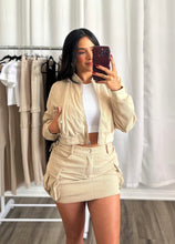 Load image into Gallery viewer, WHITE BASIC TOP
