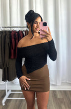 Load image into Gallery viewer, BLACK OFF SHOULDER TOP
