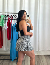 Load image into Gallery viewer, &quot;ENCANTO&quot; BLACK WIDE LEG SHORTS
