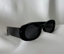 Load image into Gallery viewer, &quot;CLASSIC GIRL&quot; BLACK SUNGLASSES
