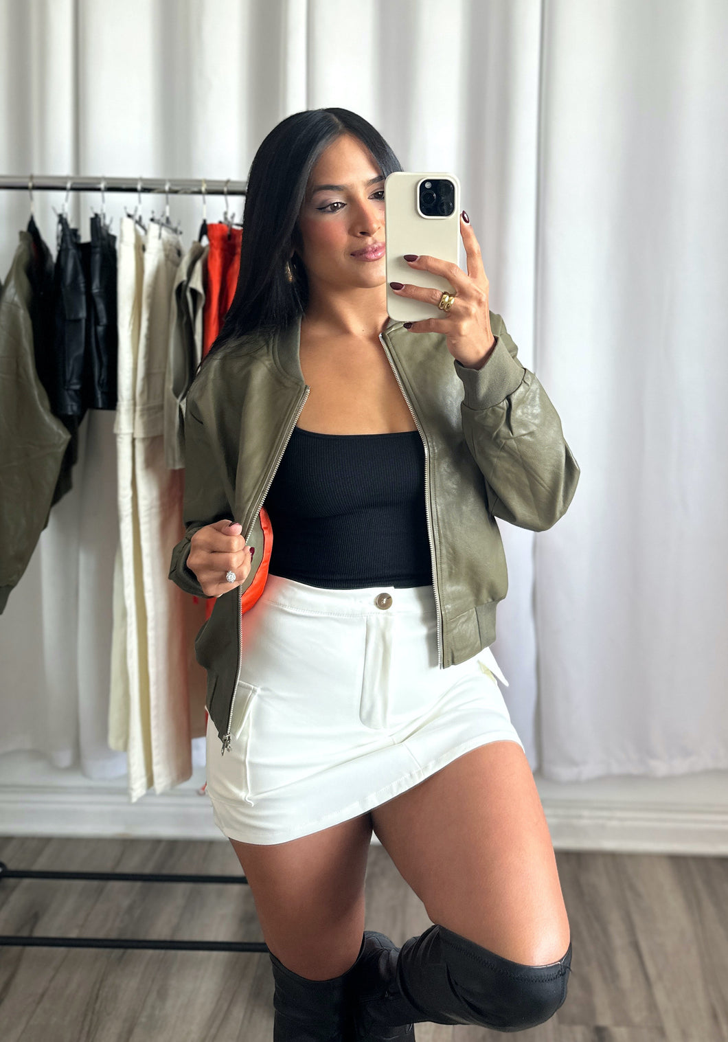 WHITE CARGO SKORT