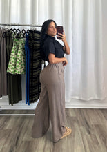 Load image into Gallery viewer, BROWN LINEN PANTS
