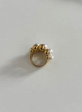 Load image into Gallery viewer, GOLDEN PEARL RING
