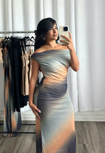 Load image into Gallery viewer, OFF SHOULDER MAXI DRESS
