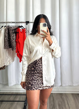 Load image into Gallery viewer, &quot;IVORY&quot; SATIN TOP
