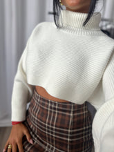 Load image into Gallery viewer, IVORY SWEATER
