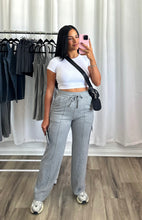 Load image into Gallery viewer, WHITE BASIC TOP
