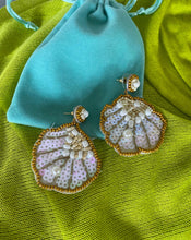 Load image into Gallery viewer, &quot;CONCHA&quot; EARRINGS
