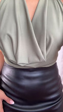 Load and play video in Gallery viewer, OLIVE BACKLESS TOP
